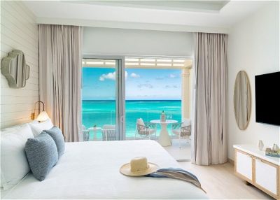 One Bedroom Beachfront Junior Suite 03