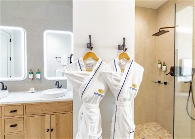 One Bedroom Beachfront Pool Junior Suite 04