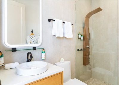 Eleven Bedroom Beachfront Skypool Penthouse Suite 02