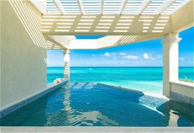 Four Bedroom Beachfront Skypool Penthouse